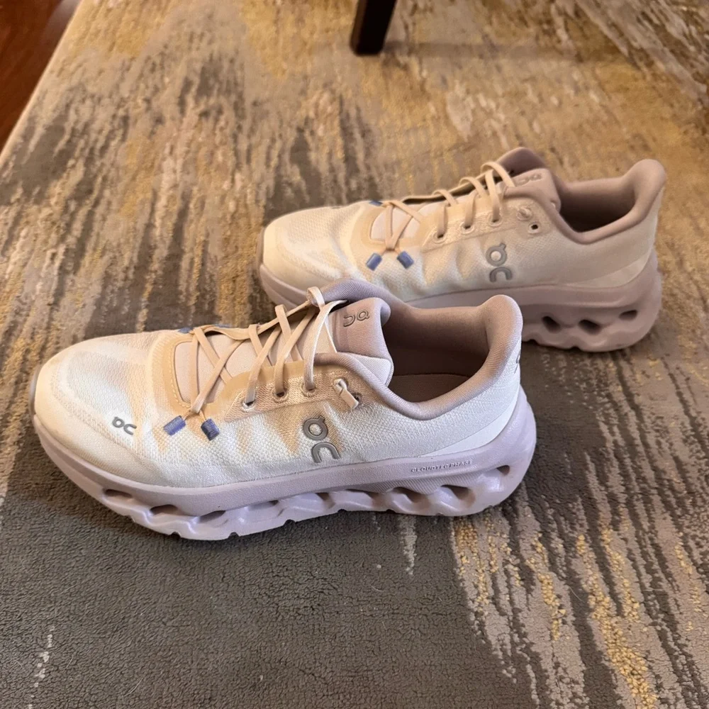 on Cloudtilt lavender 6.5 - Picture 8 of 9